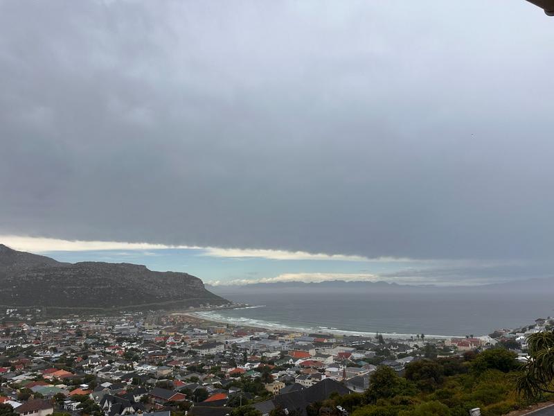 To Let 4 Bedroom Property for Rent in Fish Hoek Western Cape